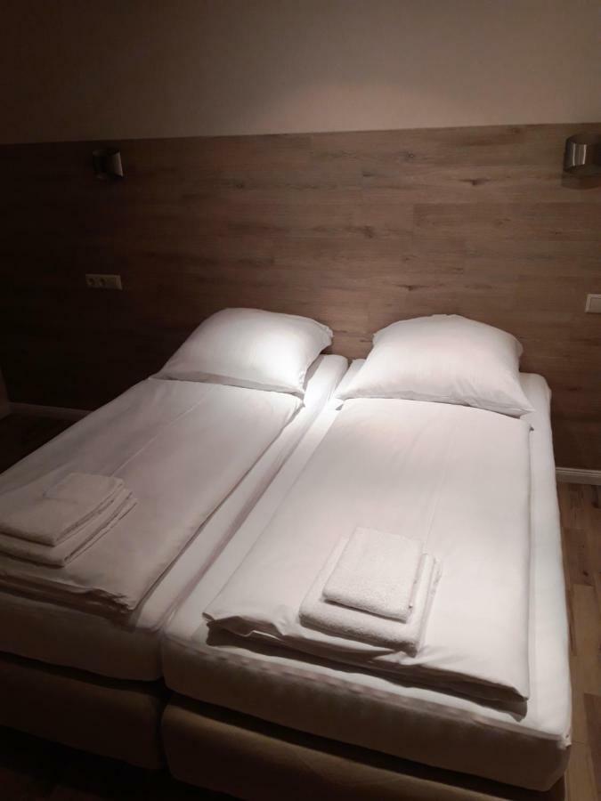 Appartamento Lv & Am Luetzowplatz Berlino